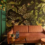 Apartment Jungle *
